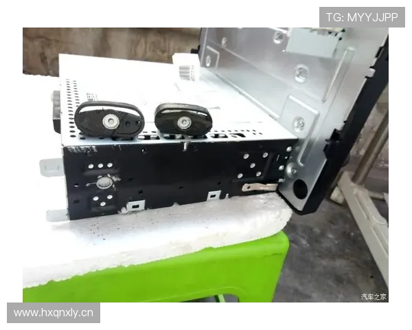 2012款明锐换PQ平台MIB、CD机,并开通倒车影像!